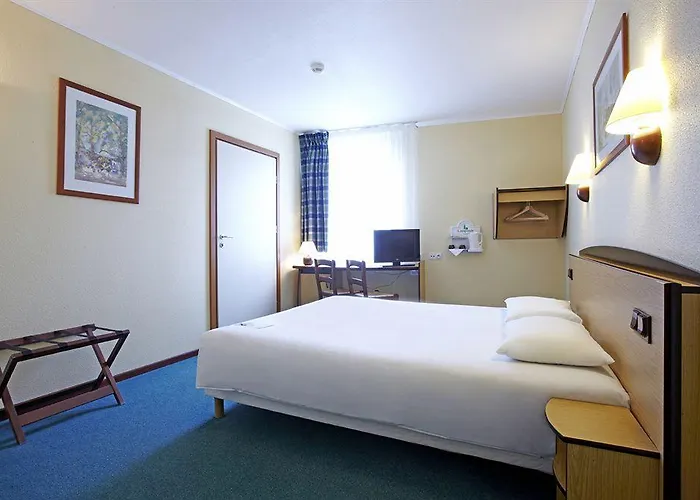 Hotel Campanile - Stare