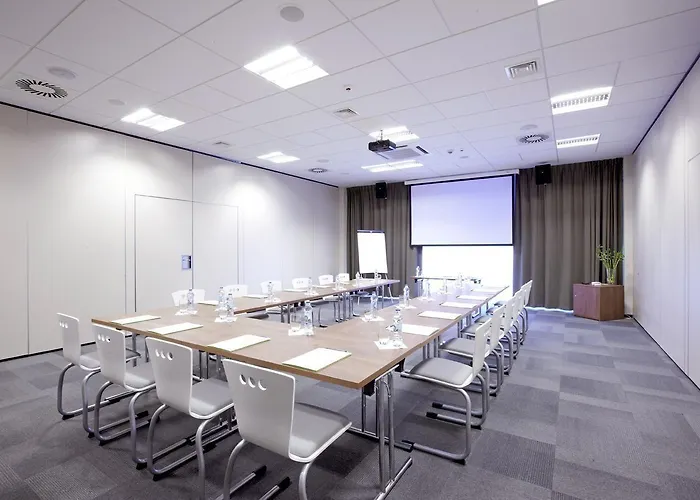 Hotel Campanile - Stare 3*