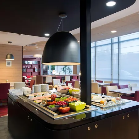 Hotel Campanile - Stare