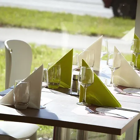 Hotel Campanile - Stare 3*