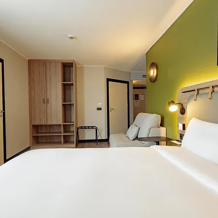 Hotel Campanile Prime - Stare