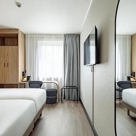 Hotel Campanile Prime - Stare