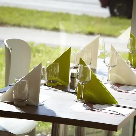 Hotel Campanile - Stare 3*