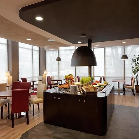Hotel Campanile - Stare 3*